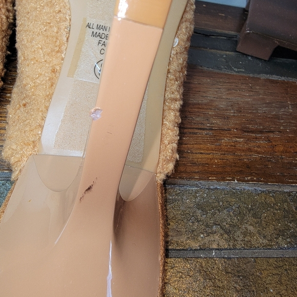 Heart in D 'Cosmo' Sherpa Heels - Size 8 - Picture 5 of 6